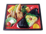 三角むすび弁当